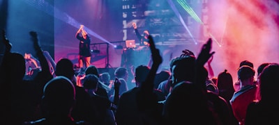 赛事深度分析与专题报道配图